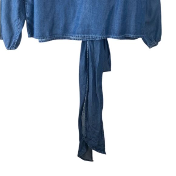 SoHo Blue Tie-Front Blouse// L - Picture 4 of 9